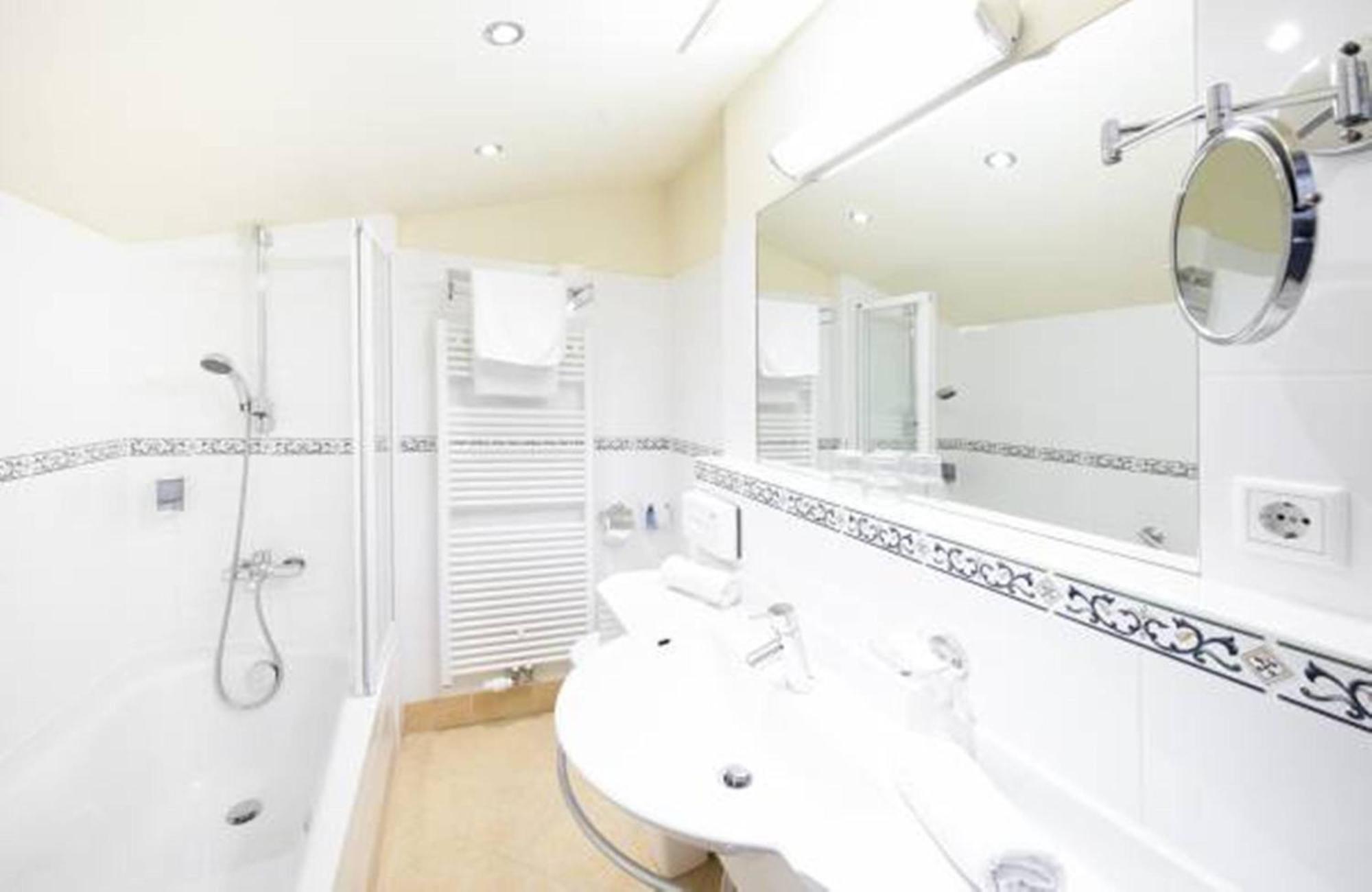 Garni Haus Sonnleitn - Adults Only Hotel Fuschl am See Bilik gambar